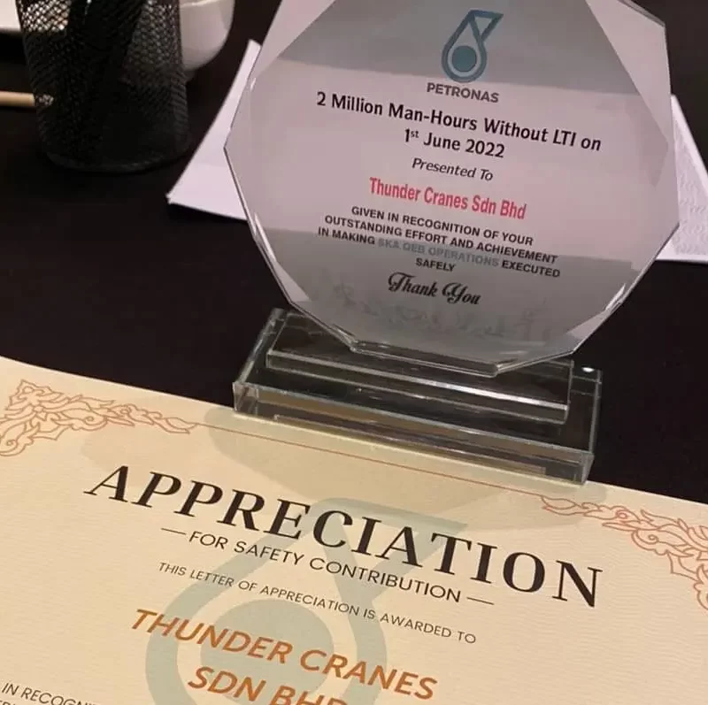 Thunder Cranes Wins PETRONAS recognition for safety