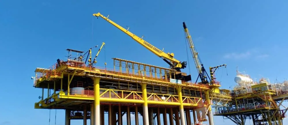 Self-Lifting-Cranes-Offshore-Thunder Crane