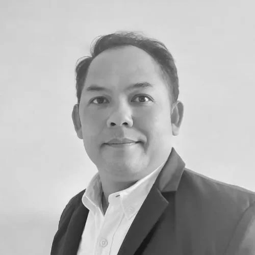 Amnart Phasea General Manager of Thunder Crane Thailand