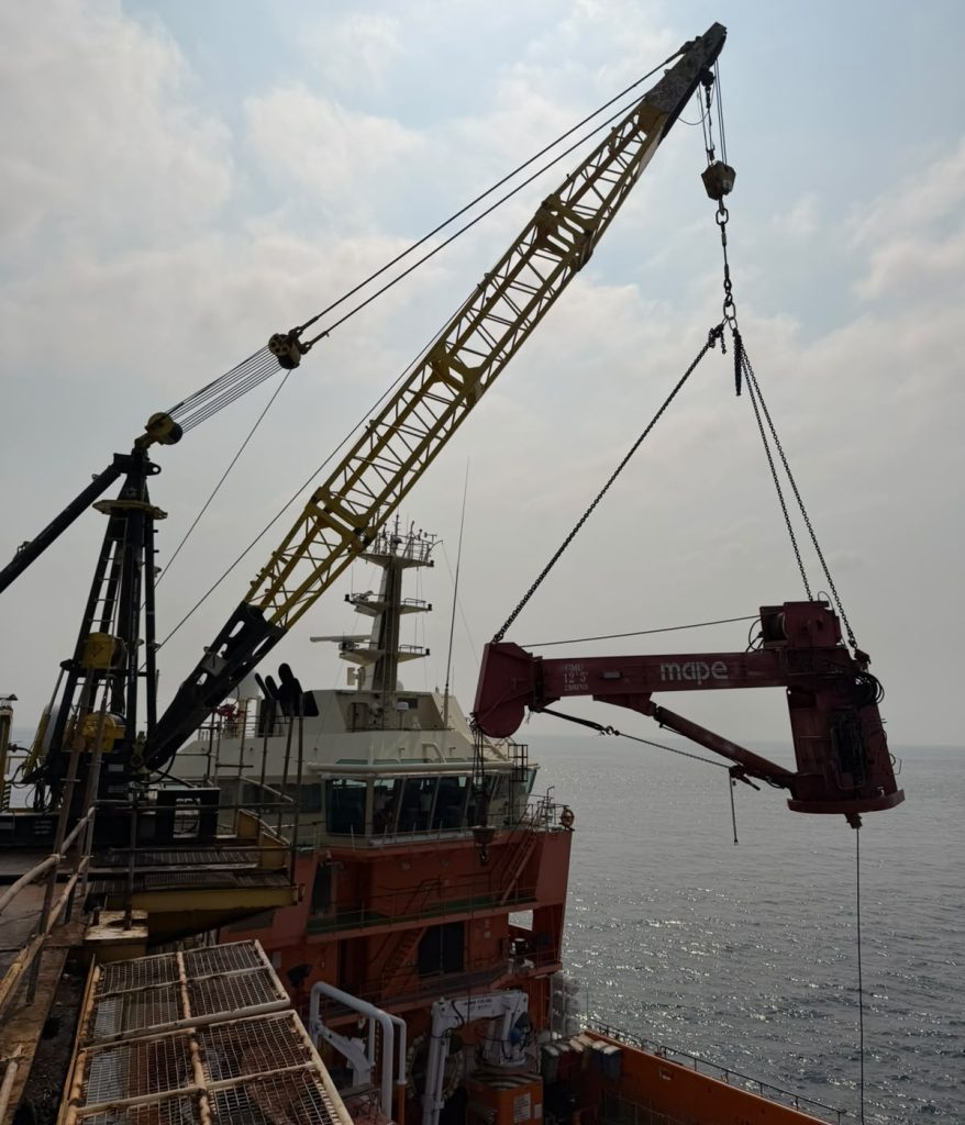 Offshore Platform Crane Changeout